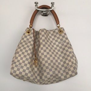 Louis Vuitton “Artsy” MM